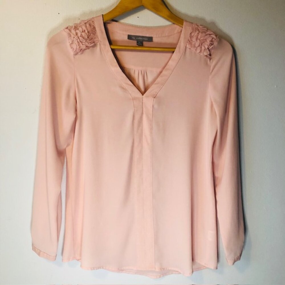 Rose Petal V-Neck Blouse EUC XS Blush Pink Applique Textured Pastel Work…